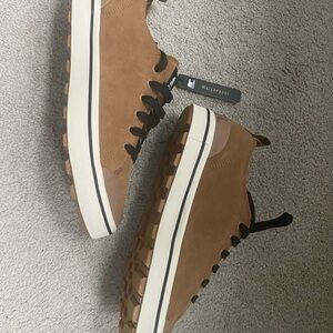 NEW Sorel Waterproof Metro 2 Sneakers